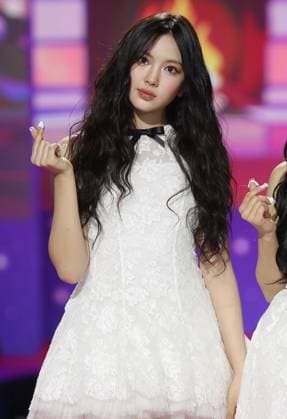 S. Korean girl group NewJeans S. Korean girl group NewJeans Hyein, a member of South Korean girl group NewJeans, poses for a photo during the 2023 SBS Music Awards in Incheon, west of Seoul, on Dec. 25, 2023. (Yonhap) 2023-12-26 11:58:13 < 1980-2023 YONHAPNEWS AGENCY. .> ÀÎo±¤¿ª½Ã EDITORIAL USE ONLY  Copyright: xx PYH2023122605940034400 YonhapxNewsx yonphotos226584
