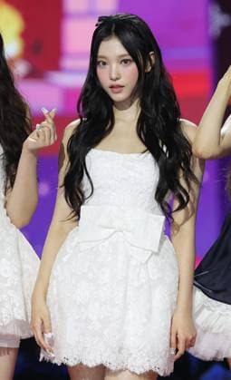 S. Korean girl group NewJeans S. Korean girl group NewJeans Haerin, a member of South Korean girl group NewJeans, poses for a photo during the 2023 SBS Music Awards in Incheon, west of Seoul, on Dec. 25, 2023. (Yonhap) 2023-12-26 11:58:10 < 1980-2023 YONHAPNEWS AGENCY. .> ÀÎo±¤¿ª½Ã EDITORIAL USE ONLY  Copyright: xx PYH2023122605950034400 YonhapxNewsx yonphotos226585