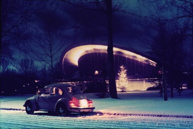 Berlin GER, 20230101, Aufnahme ca 1959, Berlin, Kongresshalle, Schwangere Auster im Winter zu Weihnachten *** Berlin GER, 20230101, photo ca 1959, Berlin, Congress Hall, pregnant oyster in winter at Christmas