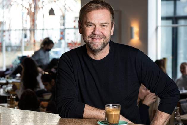 File Image: Renowned Australian chef Bill Granger, known as the godfather of avocado toast has died. He was a self-taught cook from Melbourne and became a celebrated global restaurateur and food writer. He passed away in a London hospital on Christmas Day at the age of 54 witth his wife and three daughters by his side. Notting Hill London England Granger & Co  Copyright: xDanielxHamburyx