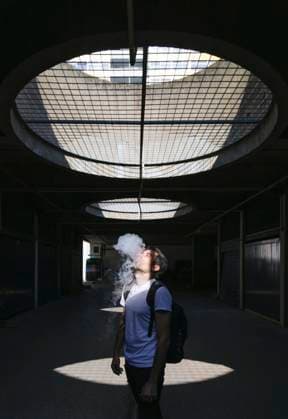 Creative Highlights Symbolbilder Man smoking on underground footpath model released, Symbolfoto, MMPF01051