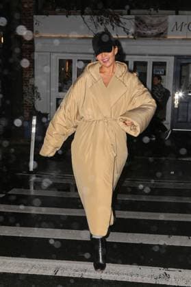 Entertainment Themen der Woche KW52 Entertainment Bilder des Tages News Bilder des Tages Chrissy Teigen runs errands out in the city. Featuring: Chrissy Teigen Where: New York, New York, United States When: 28 Dec 2023 Credit: BauerGriffin INSTARimages EDITORIAL USE ONLY. NOT FOR USE BY NEWSPAPERS BASED IN THE UK. Copyright: xIgnatx 53327700