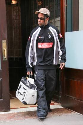 Entertainment Themen der Woche KW52 Entertainment Bilder des Tages Travis Scott spotted out in the city. Featuring: Travis Scott Where: New York, New York, United States When: 29 Dec 2023 Credit: BauerGriffin INSTARimages EDITORIAL USE ONLY. NOT FOR USE BY NEWSPAPERS BASED IN THE UK. Copyright: xIgnatx 53328680