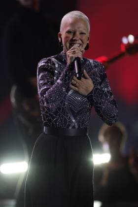 Stefanie Heinzmann - Die grosse Silvester Show 2023 Schweizer Pop- und Soulsängerin Stefanie Heinzmann bei der Grossen Silvester Show 2023. TV-Aufzeichnung vom 09.11.2023 in der Baden-Arena, Messe Offenburg-Ortenau. Baden-Württemberg, Deutschland. Ausstrahlung der Sendung auf ARD, ORF und SRF am 31.12.2023). *** Stefanie Heinzmann The Great New Years Eve Show 2023 Swiss pop and soul singer Stefanie Heinzmann at the Great New Years Eve Show 2023 TV recording from 09 11 2023 in the Baden Arena, Messe Offenburg Ortenau Baden Württemberg, Germany Broadcast on ARD, ORF and SRF on 31 12 2023