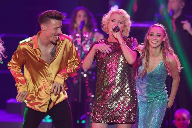 Mirja Boes - Die grosse Silvester Show 2023 Deutsche Komikerin Mirja Boes bei der Grossen Silvester Show 2023. TV-Aufzeichnung vom 09.11.2023 in der Baden-Arena, Messe Offenburg-Ortenau. Baden-Württemberg, Deutschland. Ausstrahlung der Sendung auf ARD, ORF und SRF am 31.12.2023). *** Mirja Boes The Great New Years Eve Show 2023 German comedian Mirja Boes at the Great New Years Eve Show 2023 TV recording from 09 11 2023 in the Baden Arena, Messe Offenburg Ortenau Baden Württemberg, Germany Broadcast on ARD, ORF and SRF on 31 12 2023