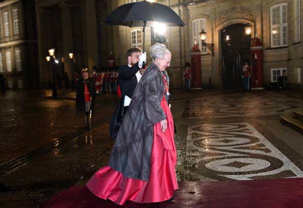 Entertainment Themen der Woche KW01 Entertainment Bilder des Tages Denmark s Queen Margrethe arrives for the New Year s banquet at Amalienborg Castle, Copenhagen, Monday January 1, 2024. Queen Margrethe made most people amazed New Year s evening when, in what was to be her last New Year s speech, she announced that she was abdicating. , Copenhagen Denmark *** Denmark s Queen Margrethe arrives for the New Year s banquet at Amalienborg Castle, Copenhagen, Monday January 1, 2024 Queen Margrethe made most people amazed New Year s evening when, in what was to be her last New Year s speech, she announced that she was abdicating , Copenhagen Denmark  Copyright: KeldxNavntoft KeldxNavntoftx spdk20240101-202024-L
