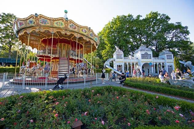 Liseberg Vergnügungspark, Göteborg, Provinz Västra Götalands län, Schweden, Europa *** Liseberg Amusement park, Gothenburg, Province Västra Götalands län, Sweden, Europe Copyright: imageBROKER MartinaxKatz iblcxb09994968.jpg