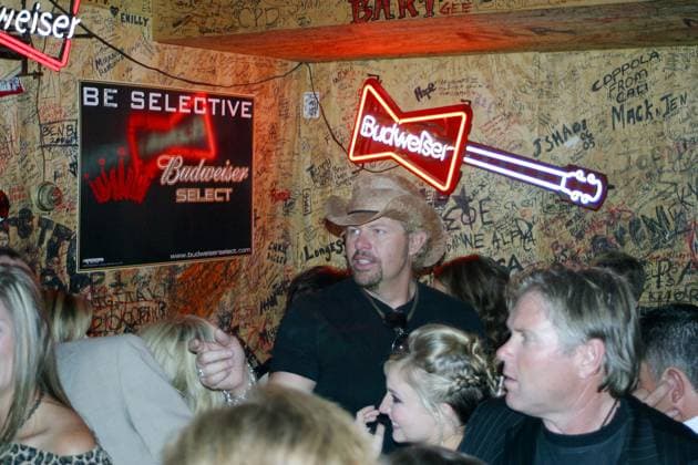 Broken Bridges After Party - Nashville 7 September 2006 - Nashville, Tennessee - Toby Keith. Broken Bridges Premiere after Party held at Tootsies. Credit: Randi Radcliff AdMedia Nashville TN United States EDITORIAL USE ONLY  Copyright: xRandixRadcliff AdMediax RandixRadcliffx admphotos109314