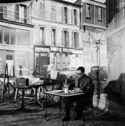 Der Teufel und die Zehn Gebote Der Teufel und die Zehn Gebote, aka Le Diable et les Dix commandements, Episodenfilm, Frankreich 1962, Regisseur Julien Duvivier geht in der Kulisse das Drehbuch durch, Copyright: Kindermann Nur redaktionelle Nutzung. Editorial usage only. KIN_7401006370 EDITORIAL USE ONLY
