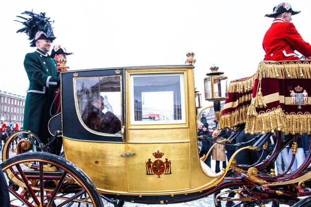 Entertainment Themen der Woche KW01 Entertainment Bilder des Tages Queen of Denmark in last carriage ride before abdication, Copenhagen, Denmark Copenhagen, Denmark. 04th, Janary 2024. Her Majesty The Queen of Denmark, Margrethe II, takes her last carriage horse-drawn ride from the royal residence at the Amalienborg Palace to the Christiansborg Palace in Copenhagen. Margrethe II rode in the so-called Gold Coach, which is pulled by six white horses. Copenhagen Denmark  Copyright: xGonzalesxPhoto HelenaxLundquistx