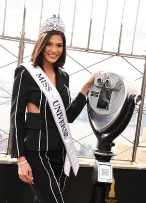 Bilder des Jahres 2024, Entertainment 01 Januar Entertainment Themen der Woche KW01 Entertainment Bilder des Tages NEW YORK, NY - JANUARY 4: 72nd Miss Universe winner, Sheynnis Palacios visits the Empire State Building celebrating her win in New York City on January 4, 2024. Copyright: xMediaPunchx