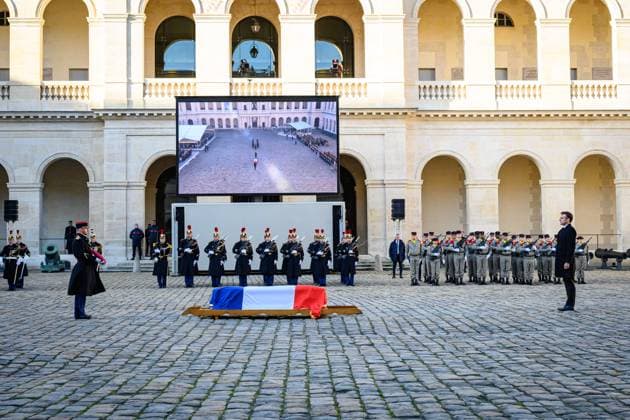 News Themen der Woche KW01 News Bilder des Tages Tribute To Jacques Delors - Paris French President Emmanuel Macron during a national homage for late Former French Finance minister and Former European Commission President Jacques Delors at the Hotel des Invalides in Paris, France on January 5, 2024. Jacques Delors has died aged 98. Photo by Eric Tschaen Pool ABACAPRESS.COM Paris France  Copyright: xTschaenxEric Pool ABACAx
