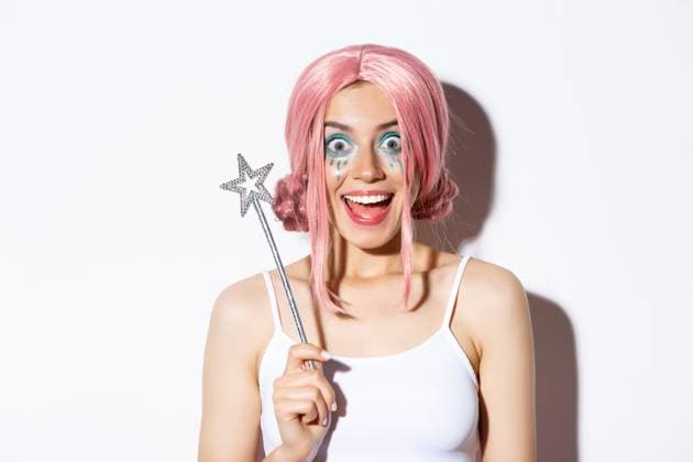 Close-up of surprised happy girl in halloween costume of fairy, holding magic wand and smiling amazed at camera, standing over white background Close-up of surprised happy girl in halloween costume of fairy, holding magic wand and smiling amazed at camera, standing over white background. ,model released, Symbolfoto Copyright: xZoonar.com SevaxLevitskyx 16104141 ,model released, Symbolfoto ,property released