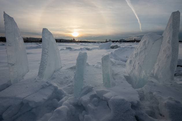 January 5, 2024, St. Petersburg, Russia: Ice blocks on the Neva River in St. Petersburg. St. Petersburg has broken its daily temperature record since 1950. In St. Petersburg, the air temperature dropped to minus 25 degrees, in some places to minus 30, the Ministry of Emergency Situations said in a statement. St. Petersburg Russia - ZUMAs197 20240105_aaa_s197_290 Copyright: xArtemxPriakhinx