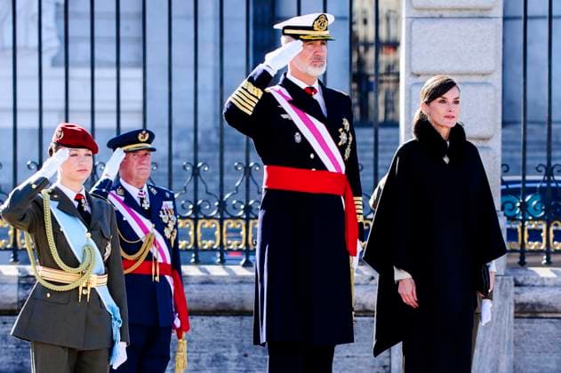 Entertainment Themen der Woche KW01 Entertainment Bilder des Tages Prinzessin Leonor von Spanien, König Felipe von Spanien und Königin Letizia von Spanien beim traditionallen Pascua Militar im Palacio Real. Madrid, 06.01.2024 Leonor von Spanien, Felipe von Spanien, Letizia von Spanien *** Princess Leonor of Spain, King Felipe of Spain and Queen Letizia of Spain at the traditional Pascua Militar in the Palacio Real Madrid, 06 01 2024 Leonor of Spain, Felipe of Spain, Letizia of Spain  Foto:xDyDxFotografosx xFuturexImage