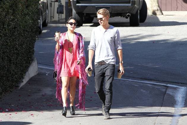 Vanessa Hudgens and Austin Butler grab breakfast and coffee to go at Aroma in Los Angeles 73819, LOS ANGELES, CALIFORNIA - Friday February 24, 2012. Vanessa Hudgens and Austin Butler grab breakfast and coffee to go at Aroma in Los Angeles. Vanessa just returned to LA after promoting her new film Journey 2: The Mysterious Island in various countries around the world. , Credit:Miguel Aguilar Sam Sharma Avalon USA, Los Angeles  Copyright: xMiguelxAguilar SamxSharmax xAvalonx 0527519641