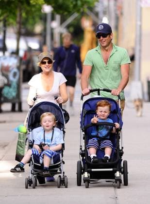 Actress Amy Poehler and husband Will Arnett seen enjoying a day with their two children Archie and Abel while walking in New York 77710, NEW YORK, NEW YORK - Saturday May 12, 2012. Actress Amy Poehler and husband Will Arnett seen enjoying a day with their two children Archie and Abel and Will s parents Edith and Emerson while walking in New York. , Credit:PacificCoastNews.com Avalon USA, New York  Copyright: xPacificCoastNews.comx xAvalonx 0527626782