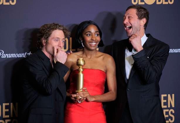 January 7, 2024, Beverly Hills, California, USA: Jeremy Allen White, Ayo Edebiri and Ebon Moss-Bachrach (L-R) in the press room of the 81st Annual Golden Globe Awards on Sunday January 7, 2024 at The Beverly Hilton Hotel in Beverly Hills, California. ARIANA RUIZ PI Beverly Hills USA - ZUMAp124 20240107_zaa_p124_144 Copyright: xArianaxRuizx