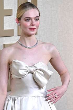 Elle Fanning bei der Verleihung der 81. Golden Globe Awards im Beverly Hilton Hotel. Beverly Hills, 07.01.2024