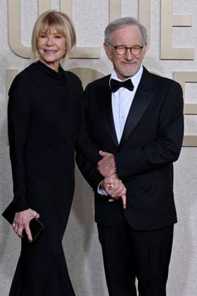 Kate Capshaw mit Ehemann Steven Spielberg bei der Verleihung der 81. Golden Globe Awards im Beverly Hilton Hotel. Beverly Hills, 07.01.2024