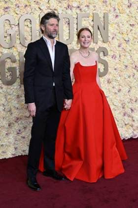 Bart Freundlich mit Ehefrau Julianne Moore bei der Verleihung der 81. Golden Globe Awards im Beverly Hilton Hotel. Beverly Hills, 07.01.2024