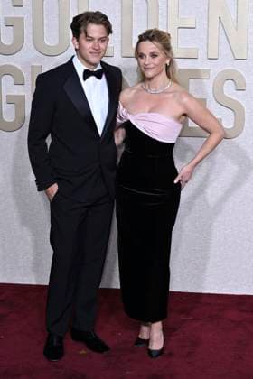 Reese Witherspoon mit Sohn Deacon Reese Phillippe bei der Verleihung der 81. Golden Globe Awards im Beverly Hilton Hotel. Beverly Hills, 07.01.2024