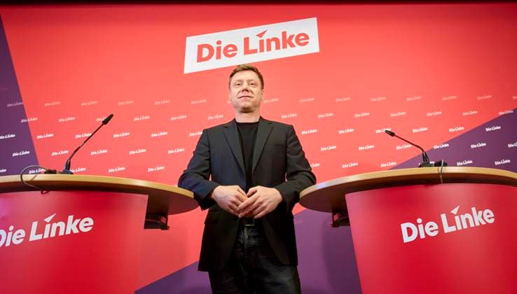 News Themen der Woche KW02 News Bilder des Tages PK von Martin Schirdewan (Die Linke) zu Bauernprotesten und BSW Deutschland, Berlin, 08.01.2024: Der Vorsitzende der Partei Die Linke, Martin Schirdewan stellt sich den Fragen der Presse. Schwerpunkt der Pressekonferenz sind aktuelle Themen: Solidarität mit den Landwirten, Wahlkampf in Ostdeutschland und Wagenknechts neue Partei. *** Press conference by Martin Schirdewan Die Linke on farmers protests and BSW Germany, Berlin, 08 01 2024 The Chairman of the Left Party, Martin Schirdewan, answers questions from the press The press conference focuses on current issues of solidarity with farmers, the election campaign in eastern Germany and Wagenknechts new party