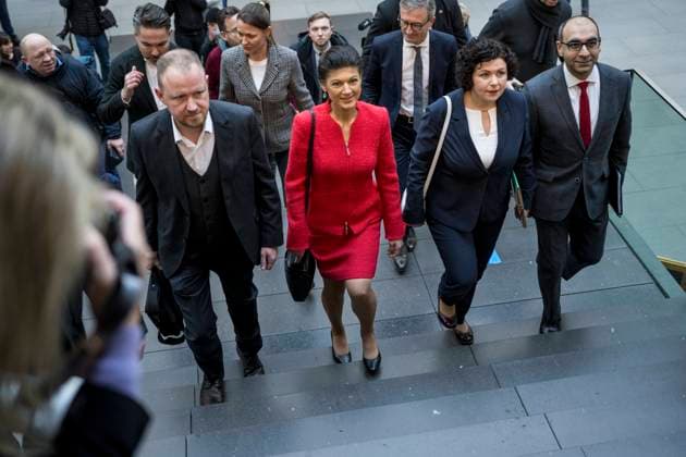 Bilder des Jahres 2024, News 01 Januar News Themen der Woche KW02 News Bilder des Tages Christian Leye, Sahra Wagenknecht, Amira Mohamed Ali und Shervin Haghsheno vor einer Pressekonferenz zur Gründung der Partei Bündnis Sahra Wagenknecht - Vernunft und Gerechtigkeit am 08.01.2024 im Haus der Bundespressekonferenz in Berlin. Foto: bildgehege Pressekonferenz Bündnis Sahra Wagenknecht *** Christian Leye, Sahra Wagenknecht, Amira Mohamed Ali and Shervin Haghsheno before a press conference on the founding of the party Bündnis Sahra Wagenknecht Vernunft und Gerechtigkeit on 08 01 2024 at the Haus der Bundespressekonferenz in Berlin Photo bildgehege Press conference Bündnis Sahra Wagenknecht