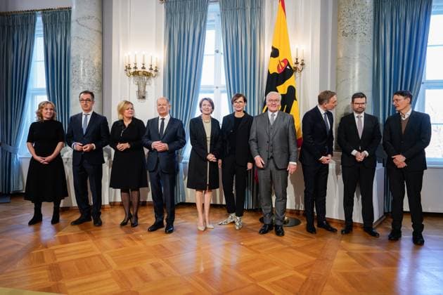News Themen der Woche KW02 News Bilder des Tages Neujahrsempfang des Bundespräsidenten, mit fast allen Mitgliedern der Bundesregierung Bundespräsident Steinmeier lädt am 9. Januar 2024 zum Neujahrsempfang ins Schloss Bellevue gemeinsam mit Elke Büdenbender ein. Berlin Berlin GER *** New Years reception of the Federal President, with almost all members of the Federal Government Federal President Steinmeier invites to the New Years reception at Bellevue Palace together with Elke Büdenbender on January 9, 2024 Berlin Berlin GER