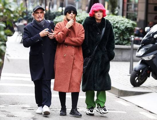 Entertainment Themen der Woche KW02 Entertainment Bilder des Tages Paola Barale walks with friends in the Garibaldi area  Copyright: xClaudioxVeneronix xipa-agency.nex xClaudioxVeneronix IPA_Agency_IPA42611406