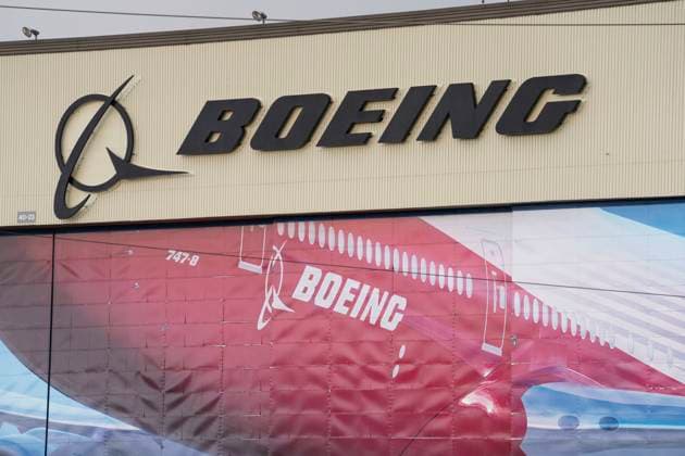 January 11, 2024, Everett, Washington, USA: The Boeing logo and mural at The Boeing Everett Factory. The Boeing Everett factory is an airplane assembly facility operated by Boeing. The facility is one of the largest buildings in the world. After an incident with a Boeing 737 Max 9 airplane almost a week ago, the FAA has today announced an investigation into the company and its safety practices. Everett USA - ZUMAb344 20240111_znp_b344_009 Copyright: xScottxBrauerx