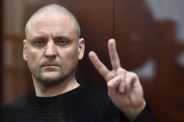 News Themen der Woche KW02 News Bilder des Tages Russia Left Wing Activist Justifying Terrorism Trial 8596889 12.01.2024 Sergei Udaltsov, the leader of the Left Front, a coalition of Russian left-wing groups affiliated with Russia s Communist Party, charged with justifying terrorism, gestures inside a defendants cage during a hearing at the Basmanny District Court in Moscow, Russia. Mikhail Voskresenskiy Sputnik Moscow Russia  Copyright: xMikhailxVoskresenskiyx