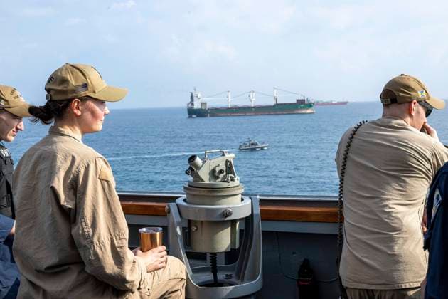December 26, 2023, Gulf Of Aden, United States: U.S. Navy sailors observe commercial vessels sailing from onboard the Arleigh Burke-class guided-missile destroyer USS Mason part of Operation Prosperity Guardian to protect shipping lanes from Houthi attacks, December 26, 2023 in the Gulf of Aden. Gulf Of Aden United States - ZUMAp138 20231226_zaa_p138_004 Copyright: xMc1xChrisxKrucke U.S.xNavyx