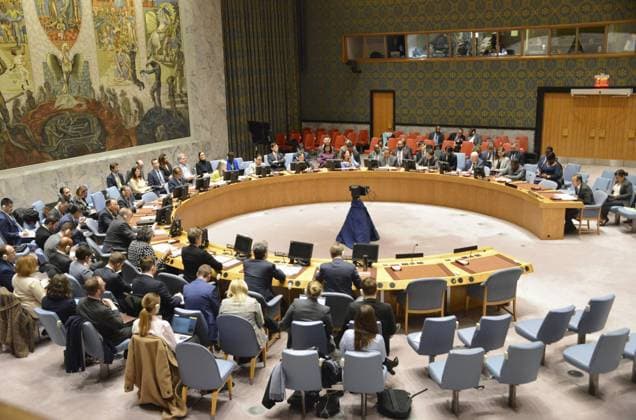 News Themen der Woche KW02 News Bilder des Tages U.N. meeting over U.S., British attacks on Houthi targets The U.N. Security Council convenes a session at the U.N. headquarters in New York on Jan. 12, 2024, to discuss U.S. and British air strikes on the Houthi group s positions in Yemen.  A14AA0002320236P