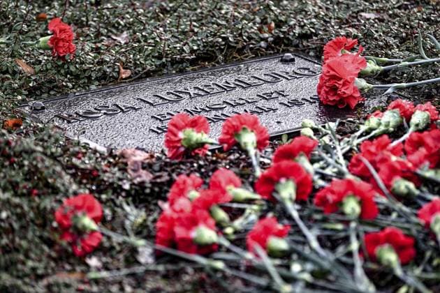 News Themen der Woche KW02 News Bilder des Tages Gedenken an ermordete Kommunistenführer Rosa Luxemburg und Karl Liebknecht ** NUR FÜR REDAKTIONELLE ZWECKE ** EDITORIAL USE ONLY **<p>Gedenken an ermordete Kommunistenführer Rosa Luxemburg und Karl Liebknecht, uxemburg und Liebknecht wurden am 15. Januar 1919 von Mitgliedern eines Freikorps ehemaliger Reichswehrsoldaten verschleppt und erschossen., fotografiert am 14.01.2024 in Berlin. Deutschland Berlin Berlin Copyright: MaurizioxGambarini *** Commemoration of murdered communist leaders Rosa Luxemburg and Karl Liebknecht FOR EDITORIAL PURPOSES ONLY p Commemoration of murdered communist leaders Rosa Luxemburg and Karl Liebknecht, uxemburg and Liebknecht were abducted and shot on January 15, 1919 by members of a Free Corps of former Reich Copyright: MaurizioxGambarini doc7tp18pavg891kwely5pj ,EDITORIAL USE ONLY