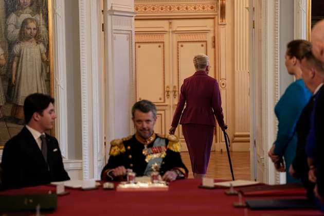 Bilder des Jahres 2024, Entertainment 01 Januar Entertainment Themen der Woche KW02 Entertainment Bilder des Tages Thronwechsel in Dänemark, Proklamation in Kopenhagen After signing the declaration of abdication Queen Margrethe leaves the meeting of the Council of State at Christiansborg Castle in Copenhagen on Sunday 14 January 2024. On 31 December 2023, the queen announced that she would abdicate on 14 January and that the crown prince would be Denmark s regent from that day. feature match, Copenhagen Denmark *** After signing the declaration of abdication Queen Margrethe leaves the meeting of the Council of State at Christiansborg Castle in Copenhagen on Sunday 14 January 2024 On 31 December 2023, the queen announced that she would abdicate on 14 January and that the crown prince would be Denmark s regent from that day feature match, Copenhagen Denmark  Copyright: MadsxClausxRasmussenx COP15493 spdk20240114-142625-L