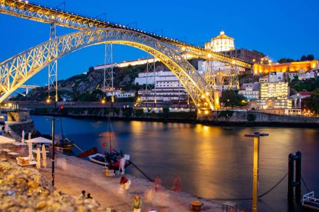 Dom Luis bridge and Douro riverbank in Porto Porto, Porto District, Portugal R_CNOY240110-1316337-01