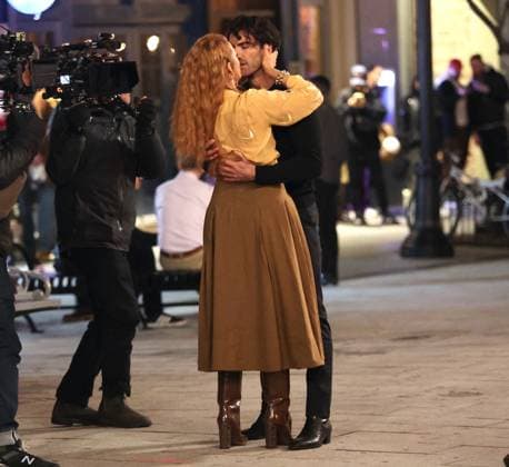 Blake Lively and Justin Baldoni spotted filming a kissing scene at the It Ends With Us set in New Jersey Where: New Jersey, United States When: 12 Jan 2024 Credit: Jose Perez INSTARimages EDITORIAL USE ONLY. NOT FOR USE BY NEWSPAPERS BASED IN THE UK. Copyright: xx 53366307