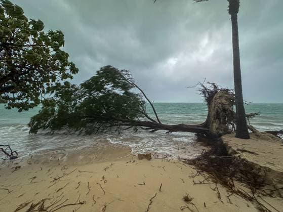 Cyclone bricht ueber Mauritius her, und zerstoert das Resort Beachcomber Paradis Golf und Spa, Travel, 15.01.2024 Le Morne Le Morne Mauritius