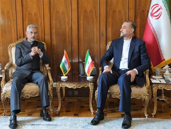 News Themen der Woche KW03 News Bilder des Tages January 15, 2024, Tehran, Iran: Iranian Foreign Minister HOSSEIN AMIR-ABDOULAHIAN (R) meets with his Indian counterpart SUBRAHMANYAM JAISHANKAR (L), in Tehran. Tehran Iran - ZUMAi98_ 20240115_zih_i98_011 Copyright: xIranianxForeignxMinistryx