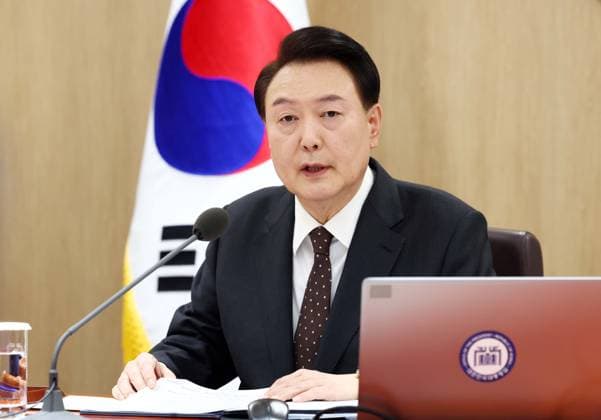 News Themen der Woche KW03 News Bilder des Tages Yoon vows strong punishment in event of N.K. provocation Yoon vows strong punishment in event of N.K. provocation President Yoon Suk Yeol speaks during a Cabinet meeting at the presidential office in Seoul on Jan. 16, 2024. Yoon vowed to punish North Korea multiple times as hard in the event it carries out a provocation against South Korea. (Pool photo) (Yonhap) 2024-01-16 10:33:29 < 1980-2024 YONHAPNEWS AGENCY. .> EDITORIAL USE ONLY  Copyright: xx PYH2024011606250031500 YonhapxNewsx yonphotos227335