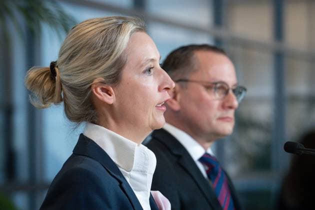 News Themen der Woche KW03 News Bilder des Tages Statement der AfD Fraktion vor der Fraktionssitzung Aktuell, 16.01.2024, Berlin, Dr. Alice Weidel gemeinsam mit Tino Chrupalla bei ihrem Statement im Vorfeld der Fraktionssitzung der AfD Bundestagsfraktion im Reichstagsgebaeude Berlin Berlin Deutschland *** Statement by the AfD parliamentary group ahead of the parliamentary group meeting Current, 16 01 2024, Berlin, Dr Alice Weidel together with Tino Chrupalla during her statement ahead of the parliamentary group meeting of the AfD Bundestag parliamentary group in the Reichstag building Berlin Berlin Germany