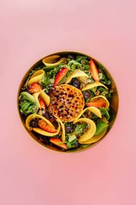 summer salad with fresh fruits R_KUAL240116E1-1324734-01