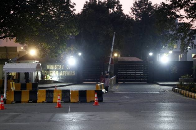 News Themen der Woche KW03 News Bilder des Tages (240117) -- ISLAMABAD, Jan. 17, 2024 -- This photo taken on Jan. 17, 2024 shows the entrance of the Pakistani Foreign Ministry in Islamabad, capital of Pakistan. The Pakistani Foreign Ministry said on Wednesday that the country has decided to recall its ambassador from Iran and that the Iranian ambassador to Pakistan who is currently in Iran may not return for the time being. ) PAKISTAN-ISLAMABAD-IRAN-AMBASSADOR-RECALL AhmadxKamal 