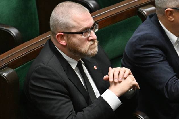 RECORD DATE NOT STATED 17.01.2024 WARSZAWA SEJM RP POSIEDZENIE SEJMU DEBATA NAD ODWOLANIEM MINISTRA KULTURY I WICEMARSZALKA SEJMU N Z GRZEGORZ BRAUN FOT DAMIAN BURZYKOWSKI NEWSPIX.PL --- Newspix.pl WARSAW POLAND 17.01.2024 Today in the Polish Parliament there was a debate on the dismissal of Minister Bart³omiej Sienkiewicz, the lifting of the immunity of MP Grzegorz Braun, as well as a vote on the dismissal of Krzysztof Bosak from the position of Vice-Marshal of the Sejm. PHOTOGRAPHER: BURZYKOWSKI DAMIAN NEWSPIX.PL POLAND OUT!  DB170124_043