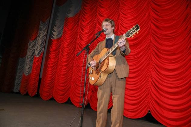 RECORD DATE NOT STATED 17.01.2024, Gartenbaukino, RICKERL MUSIK IS HÖCHSTENS A HOBBY Premiere , Absolutes Premieren Highlight von Adrian Goiginger! im Bild: David VOODOO JÜRGENS Öllerer, -a d Bühne, RICKERL MUSIK IS HÖCHSTENS A HOBBY Premiere