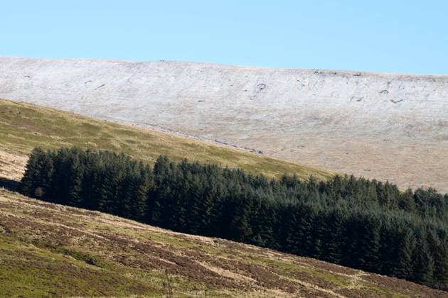Frost covers the tops of the Brecon Beacons Where: Brecon Beacons, South Wales, United Kingdom When: 18 Jan 2024 Credit: Andrew Bartlett Cover Images EDITORIAL USE ONLY. NOT FOR USE BY NEWSPAPERS BASED IN THE UK. Copyright: xx 53375505