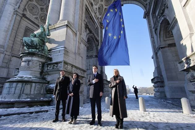 News Themen der Woche KW03 News Bilder des Tages Head of the Representation in Belgium at European Commission Stefaan De Rynck, Foreign minister Hadja Lahbib, State Secretary for scientific policy Thomas Dermine and Defence minister Ludivine Dedonder an official ceremony to raise the Flag of Europe at the Cinquantenaire Arcade (Arcades du Cinquantenaire - Triomfboog van het Jubelpark) in Brussels on Friday 19 January 2024.  NICOLASxMAETERLINCK 84297234