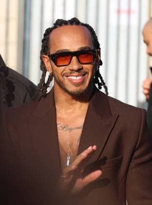 Paris Fashion Week, Gäste der Dior Pret-a-Porter Modenschau Les cÃ lÃ britÃ s arrivent au dÃ filÃ Dior Collection Homme PrÃªt-Ã -Porter Automne Hiver 2024-2025 lors de la Fashion Week de Paris (PFW) Lewis Hamilton - ArrivÃ es au dÃ filÃ Dior Collection Homme PrÃªt-Ã -Porter Automne Hiver 2024-2025 lors de la Fashion Week de Paris (PFW), Ã l Ecole Miliatire, Place Fontenoy, Ã Paris, France, le 19 janvier 2024. Denis Guignebourg Bestimage Arrivals celebs at the Dior Menswear Fall-Winter 2024-2025 fashion? show as part of Paris Fashion Week in Paris, France, on January 19, 2024. Paris France  Copyright: xDenisxGuignebourgx xBestimagexDenisxGuignebourgx xBestimagex