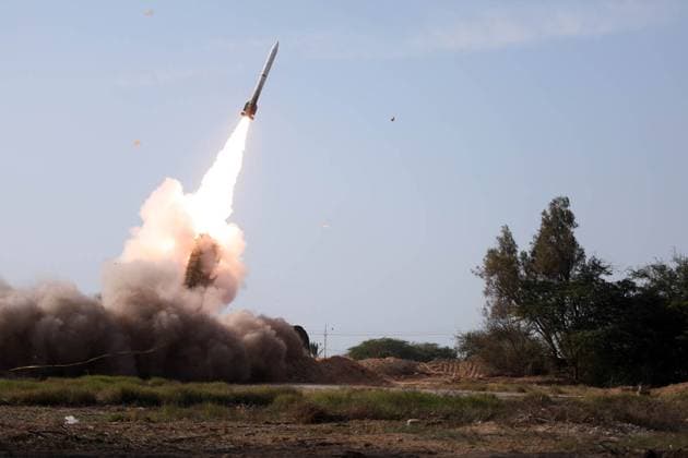 Iran, Militärübung am Persischen Golf January 19, 2024, Undisclosed, Persian Gulf, Iran: A missile being launched during a military drill at an undisclosed location in the Persian Gulf, southern Iran. Undisclosed Iran - ZUMAi98_ 20240119_zih_i98_006 Copyright: xIranianxArmyxOfficex